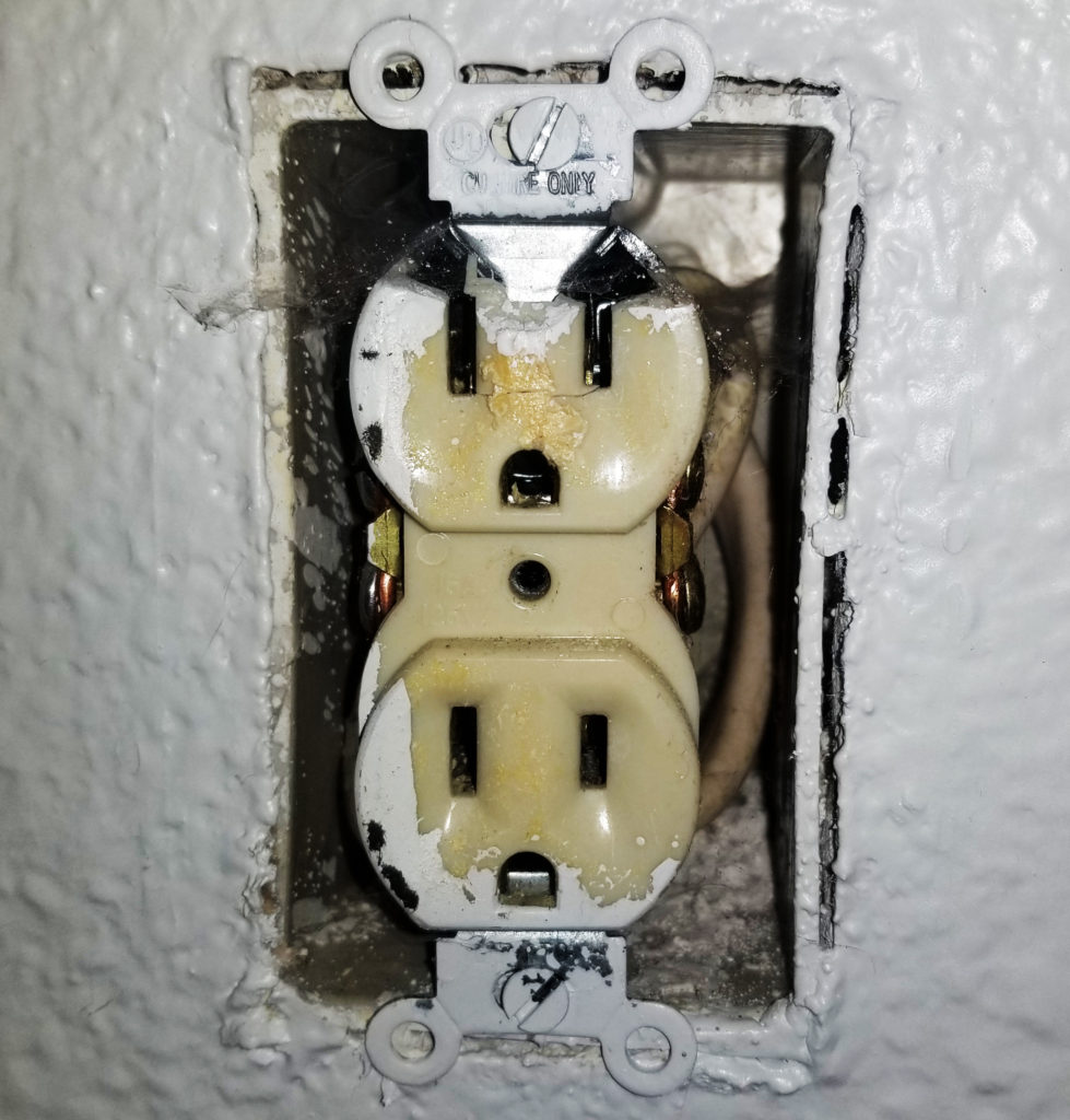 Pourquoi ma prise électrique ne pas? / Schwab Electric Image & Innovation